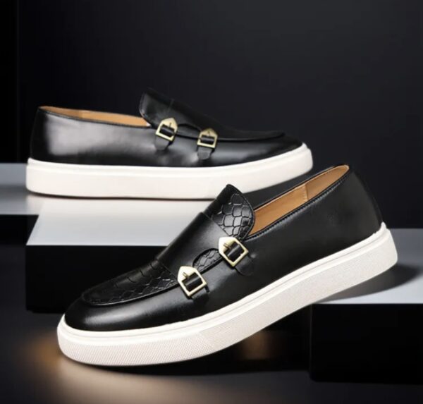 Stride Luxe Elegant Leather Loafers with Contrast Sole - Image 3
